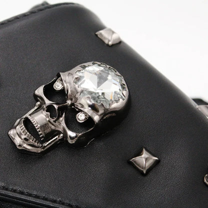 Fashionable shoulder bag with skull