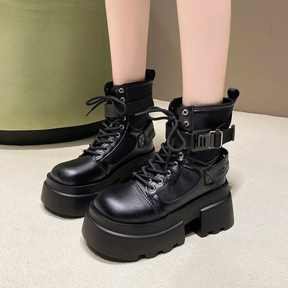 Women's boots with high platform